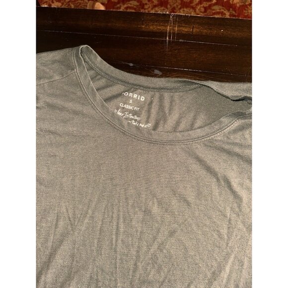 Torrid Classic Fit Tshirt Size 5x Green Short Sleeve - Picture 2 of 3
